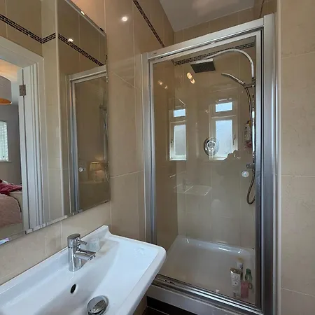 Luxury 4bdr Retreat With Garden And Workspace Malahide