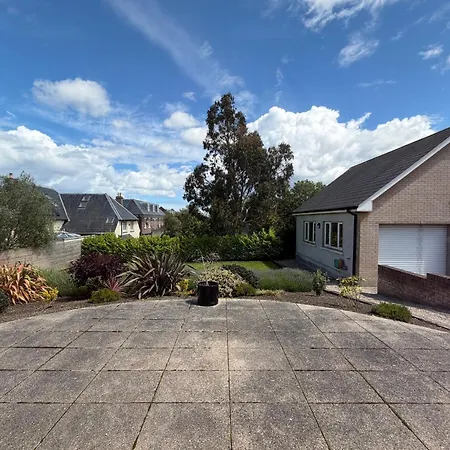 Luxury 4bdr Retreat With Garden And Workspace Holiday home Malahide